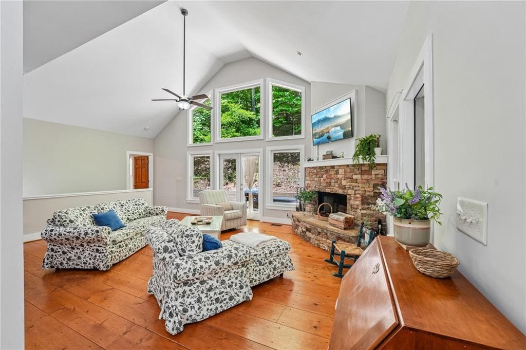 3 bedroom, 3 bathroom, 1,846 sq ft single family residence for sale at 22 Windflower Drive, Big Canoe, GA 30143 — photo 9