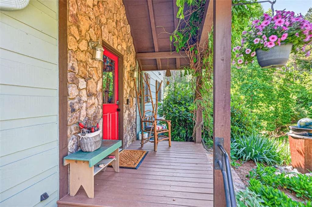 2 bedroom, 3 bathroom, 1,576 sq ft single family residence for sale at 95 Scenic Way, Ellijay, GA 30540 — photo 8
