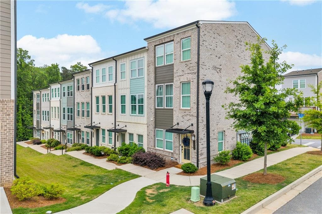 2 bedroom, 4 bathroom, 1,280 sq ft townhouse for sale at 2651 Stream Terrace, Atlanta, GA 30318 — photo 3