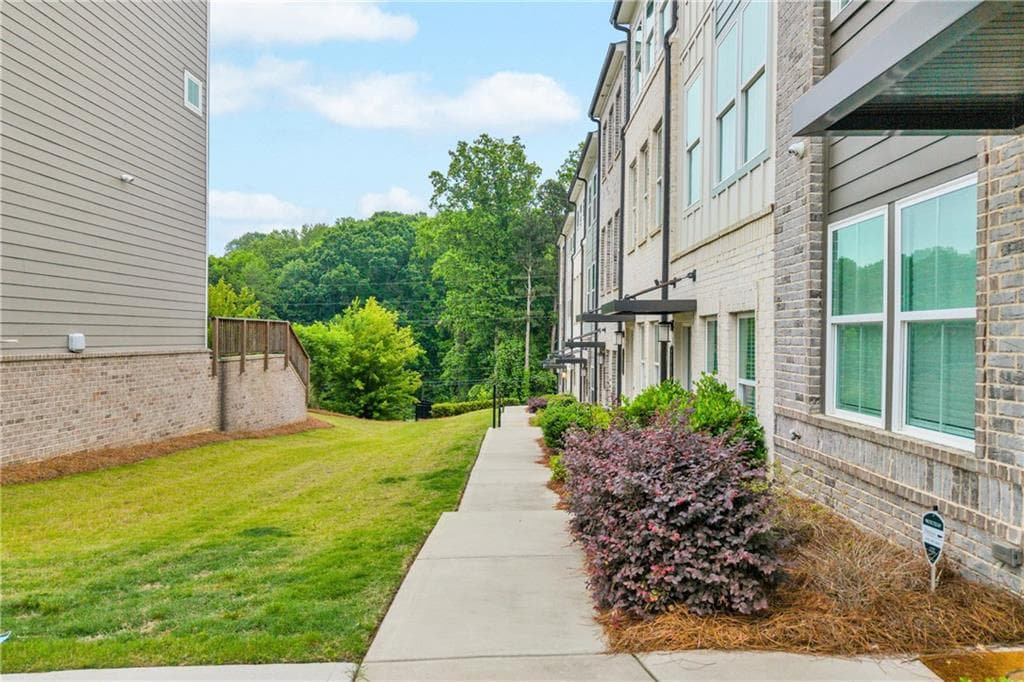 2 bedroom, 4 bathroom, 1,280 sq ft townhouse for sale at 2651 Stream Terrace, Atlanta, GA 30318 — photo 4