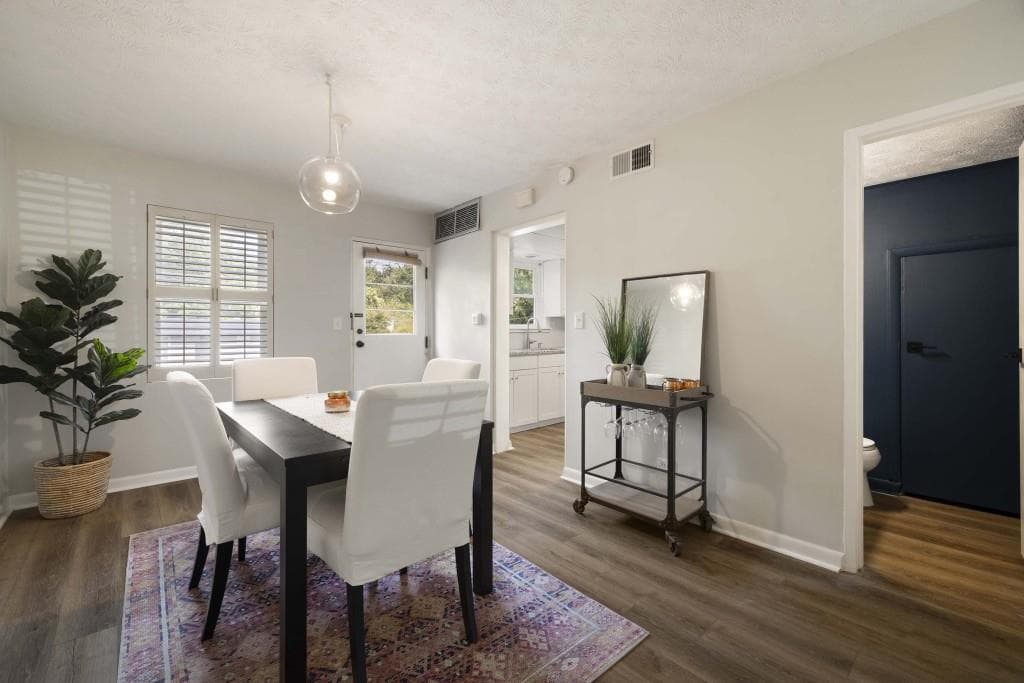 2 bedroom, 2 bathroom, 1,102 sq ft condominium for sale at 4060 Haverhill Drive D, Atlanta, GA 30342 — photo 10