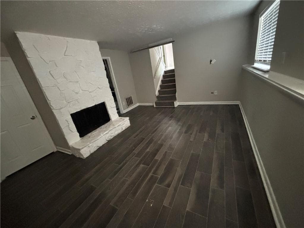 3 bedroom, 2 bathroom, 1,368 sq ft single family residence for sale at 5321 Tasman Trail, Lithonia, GA 30038 — photo 3