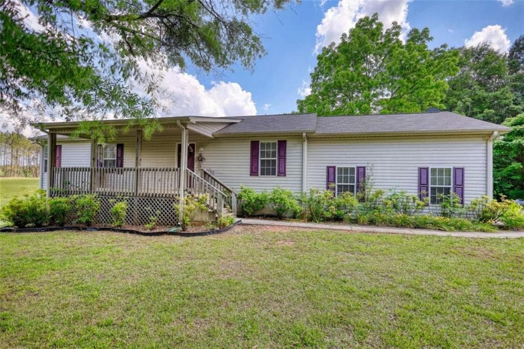 3 bedroom, 3 bathroom, 2,352 sq ft single family residence for sale at 2643 Macedonia Road, Franklin, GA 30217 — photo 2