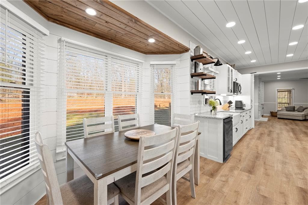4 bedroom, 5 bathroom, 2,900 sq ft single family residence for sale at 95 farmers academy Road, Martin, GA 30557 — photo 5