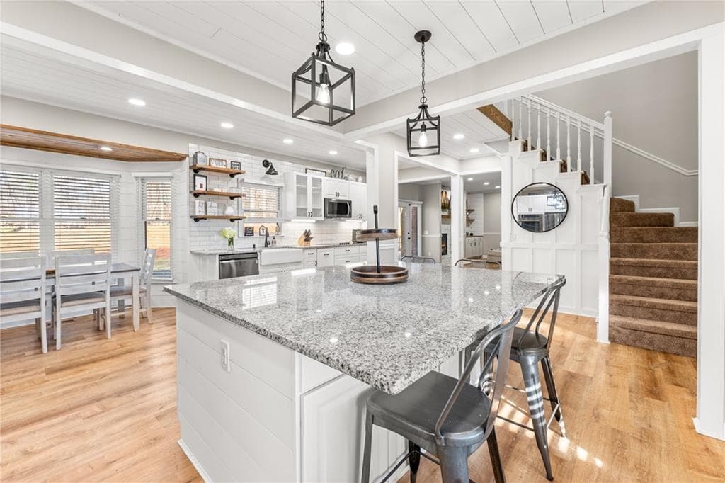 4 bedroom, 5 bathroom, 2,900 sq ft single family residence for sale at 95 farmers academy Road, Martin, GA 30557 — photo 7