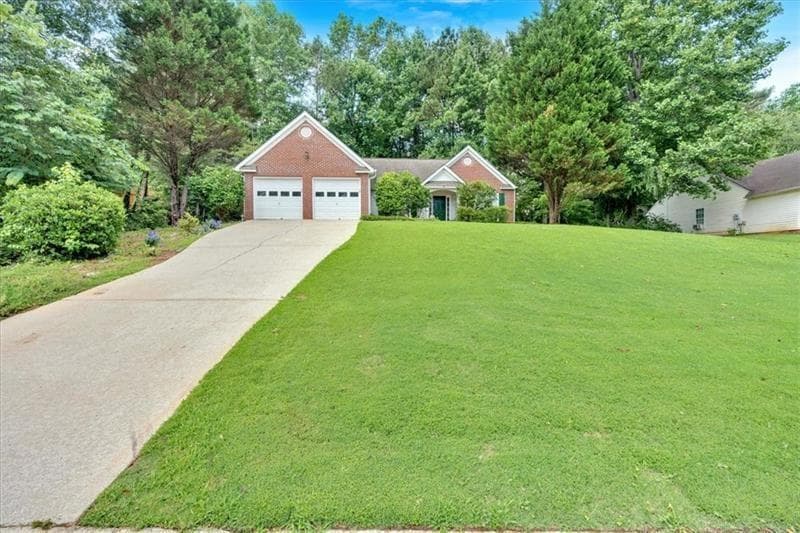 3 bedroom, 2 bathroom, 1,798 sq ft single family residence for sale at 322 London Lane, Hiram, GA 30141 — photo 2