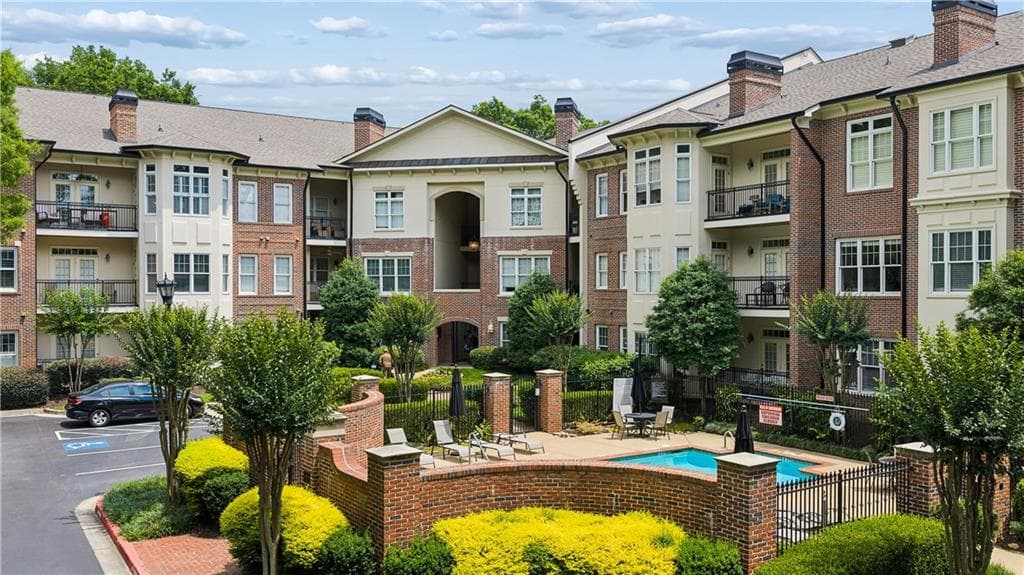 825 Highland Lane 1111