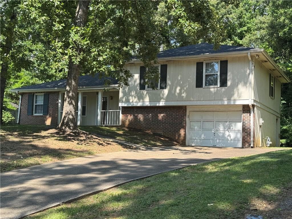 3 bedroom, 2 bathroom, 1,551 sq ft single family residence sold at 5604 Meadowood Drive, Acworth, GA 30102