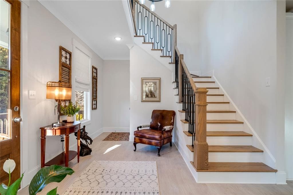 3 bedroom, 3 bathroom, 2,324 sq ft single family residence for sale at 564 Old Airport Road, Commerce, GA 30530 — photo 4