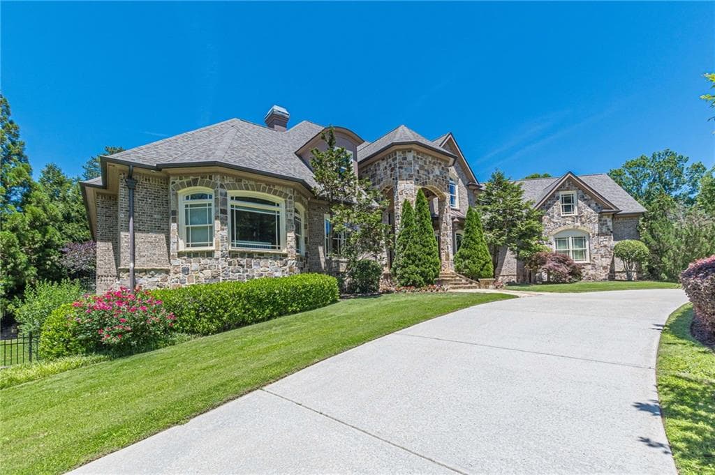 6 bedroom, 9 bathroom, 11,360 sq ft single family residence for sale at 730 Glenairy Drive, Sandy Springs, GA 30328 — photo 4