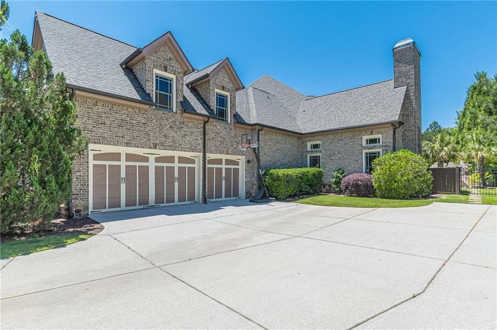 6 bedroom, 9 bathroom, 11,360 sq ft single family residence for sale at 730 Glenairy Drive, Sandy Springs, GA 30328 — photo 5