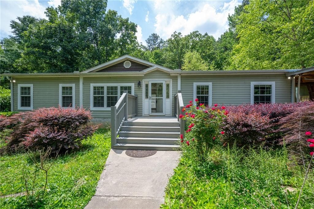3 bedroom, 2 bathroom, 1,568 sq ft single family residence for sale at 357 Katie Lane, Chatsworth, GA 30705 — photo 6