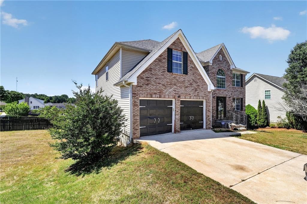 4 bedroom, 3 bathroom, 2,822 sq ft single family residence under contract at 485 Brunswick Circle, Stockbridge, GA 30281 — photo 2