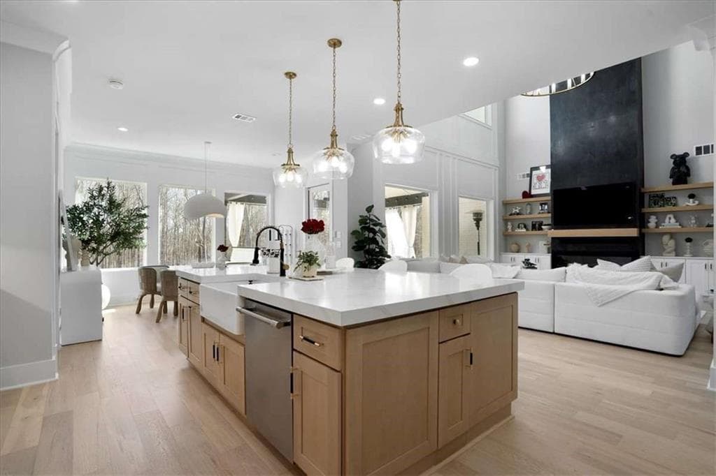 5 bedroom, 7 bathroom, 5,961 sq ft single family residence for sale at 1017 Fleeman Road, Hoschton, GA 30548 — photo 8