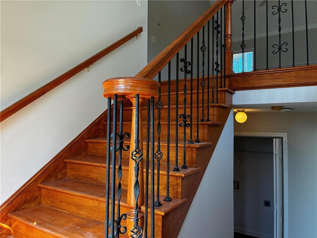 5 bedroom, 3 bathroom, 2,019 sq ft single family residence for sale at 337 Madison Avenue, Hampton, GA 30228 — photo 3