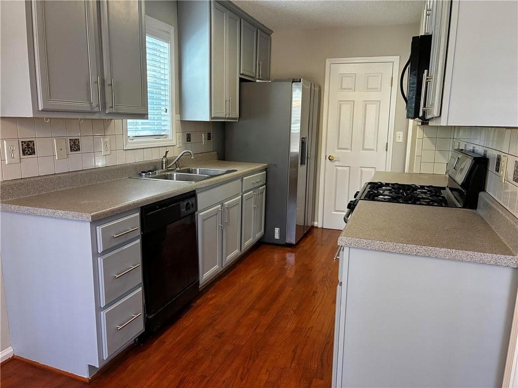 5 bedroom, 3 bathroom, 2,019 sq ft single family residence for sale at 337 Madison Avenue, Hampton, GA 30228 — photo 10