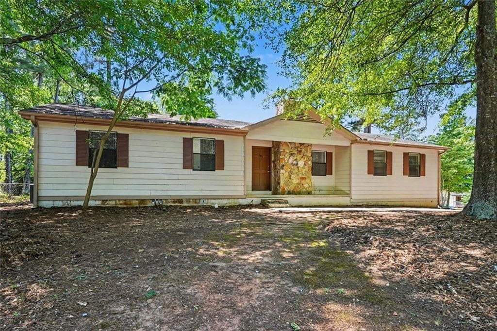 3 bedroom, 2 bathroom, 1,293 sq ft single family residence for sale at 3431 Underwood Court, Conyers, GA 30013 — photo 1 of 24