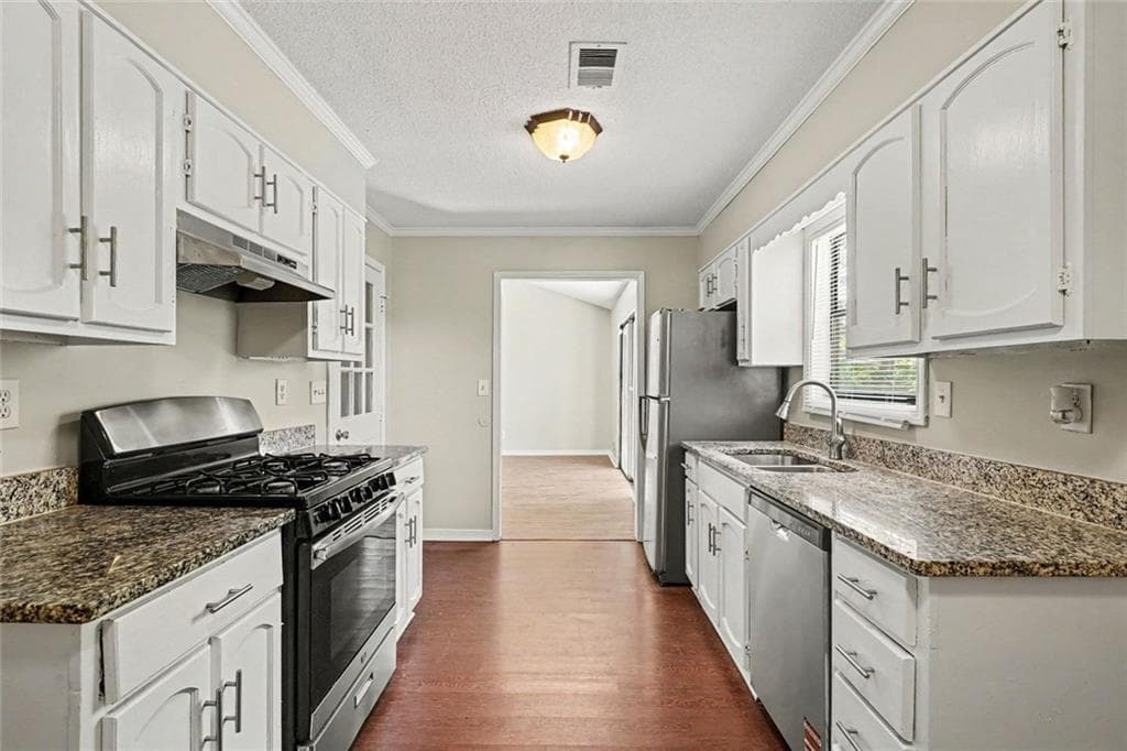 3 bedroom, 2 bathroom, 1,293 sq ft single family residence for sale at 3431 Underwood Court, Conyers, GA 30013 — photo 9
