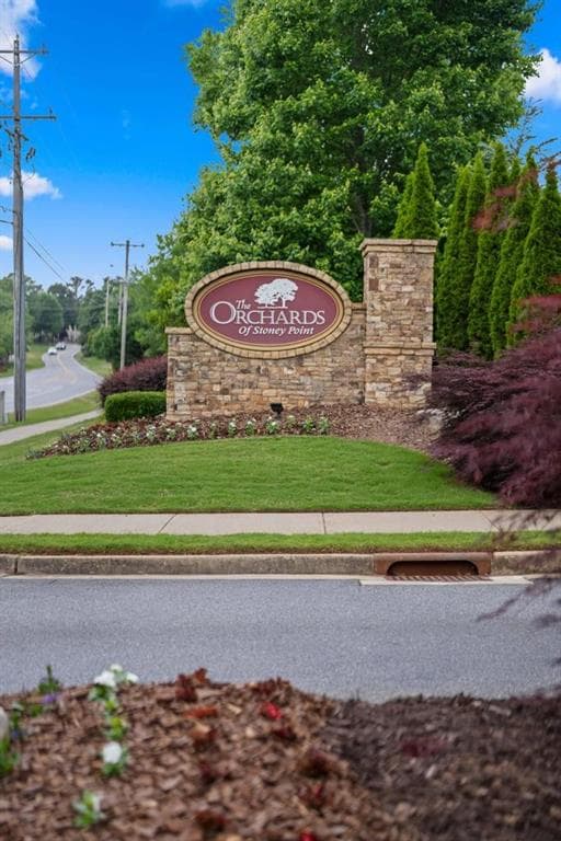 3 bedroom, 3 bathroom, 2,146 sq ft condominium under contract at 1610 Bluestone Drive, Cumming, GA 30041 — photo 2