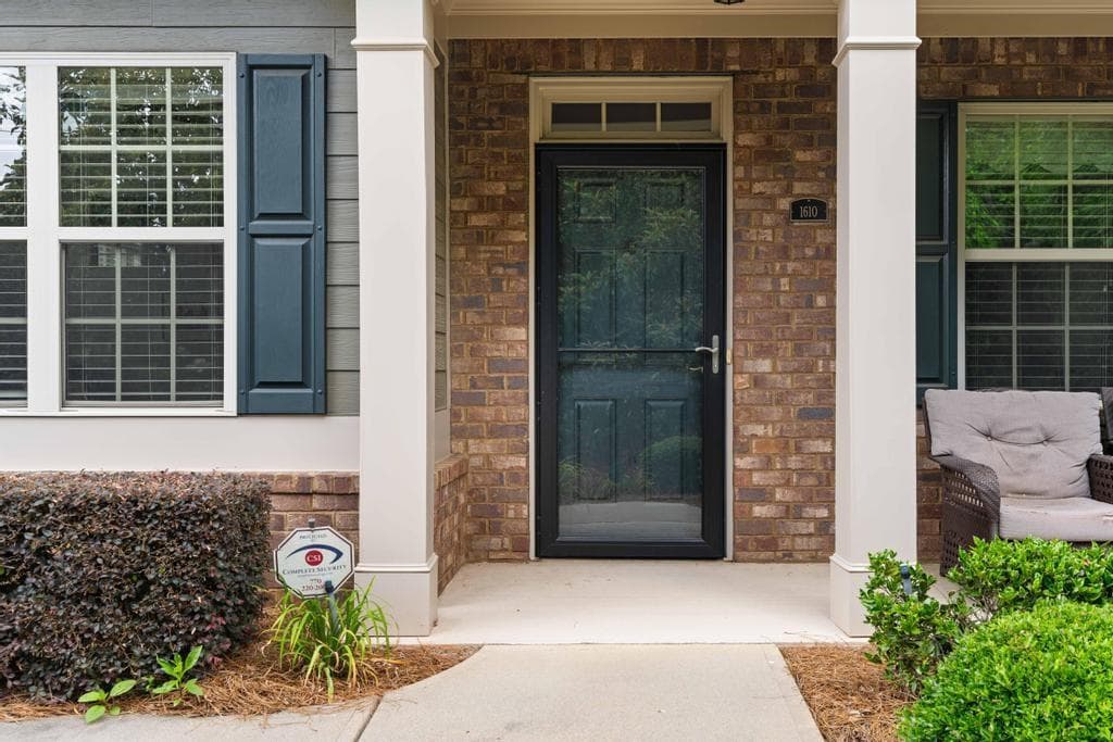 3 bedroom, 3 bathroom, 2,146 sq ft condominium under contract at 1610 Bluestone Drive, Cumming, GA 30041 — photo 5