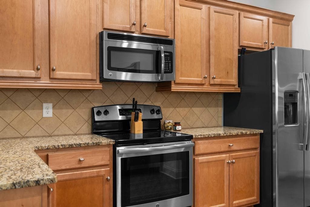 3 bedroom, 3 bathroom, 2,146 sq ft condominium under contract at 1610 Bluestone Drive, Cumming, GA 30041 — photo 7
