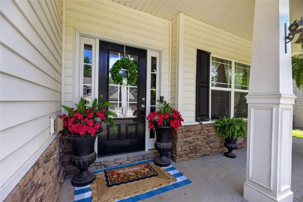 3 bedroom, 3 bathroom, 2,023 sq ft single family residence for sale at 613 Hemlock Court, Villa Rica, GA 30180 — photo 3