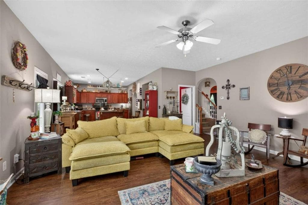 3 bedroom, 3 bathroom, 2,023 sq ft single family residence for sale at 613 Hemlock Court, Villa Rica, GA 30180 — photo 8