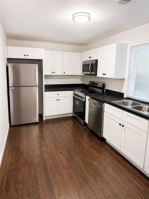 quadruplex under contract at 1610 Line Circle, Decatur, GA 30032 — photo 3