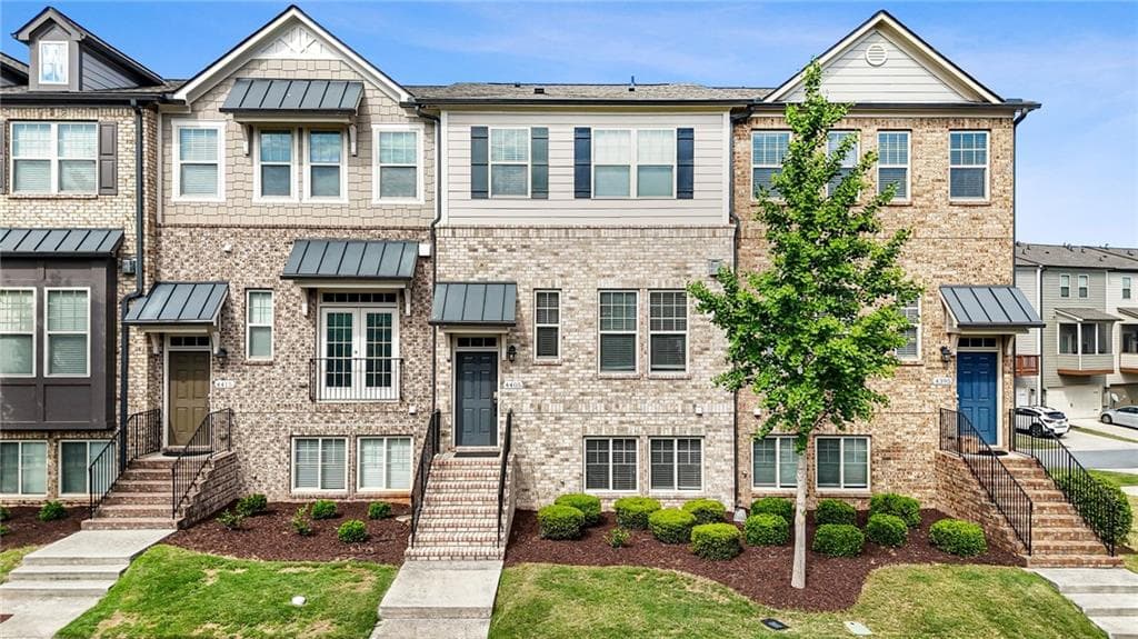 3 bedroom, 4 bathroom, 2,000 sq ft townhouse for sale at 4405 DONAHUE Avenue, Sugar Hill, GA 30518 — photo 3