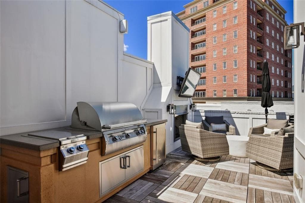 3 bedroom, 4 bathroom, 2,820 sq ft townhouse for rent at 3667 Peachtree Road 1, Atlanta, GA 30319 for $8,000 a month — photo 4