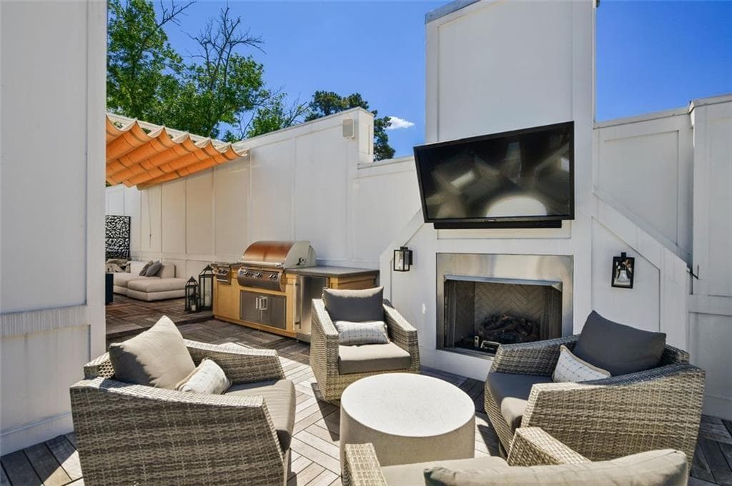 3 bedroom, 4 bathroom, 2,820 sq ft townhouse for rent at 3667 Peachtree Road 1, Atlanta, GA 30319 for $8,000 a month — photo 5