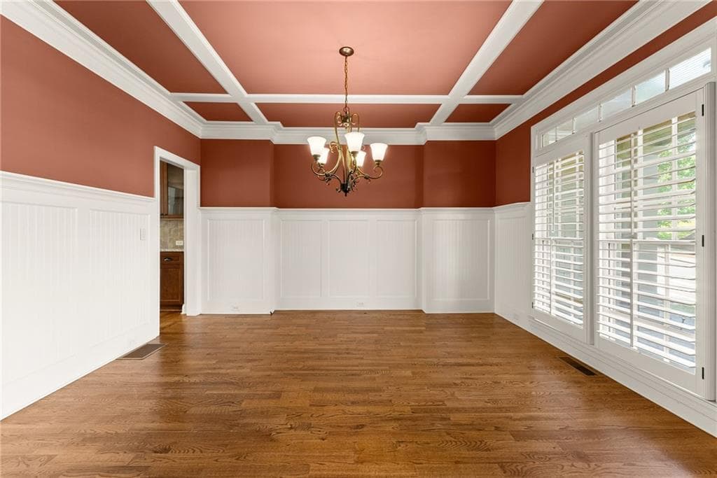 5 bedroom, 4 bathroom, 3,765 sq ft single family residence under contract at 7405 Lazy Hammock Way, Flowery Branch, GA 30542 — photo 4