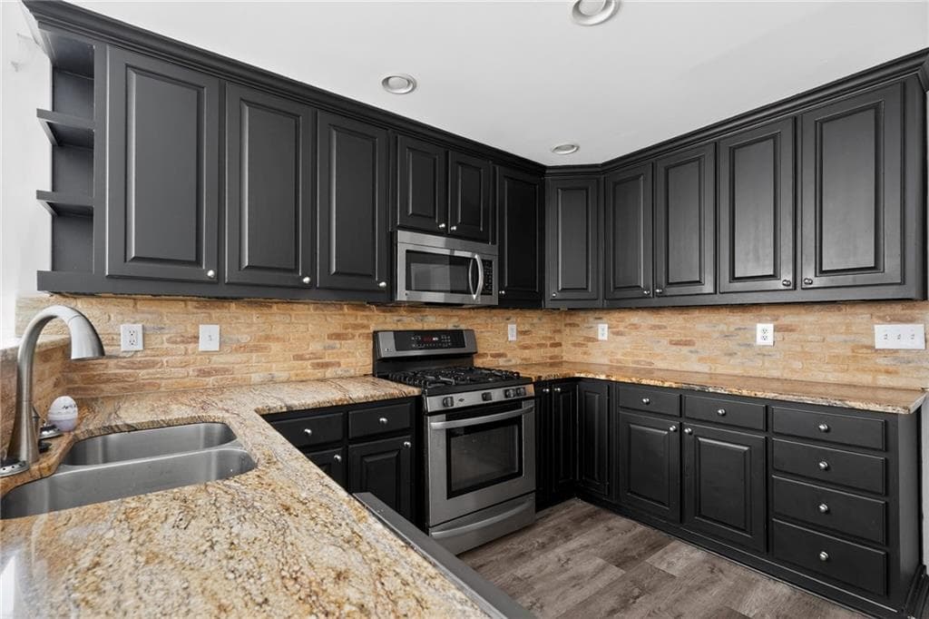4 bedroom, 3 bathroom, 2,308 sq ft single family residence for rent at 625 Harbor Bay Drive, Lawrenceville, GA 30045 for $2,500 a month — photo 5