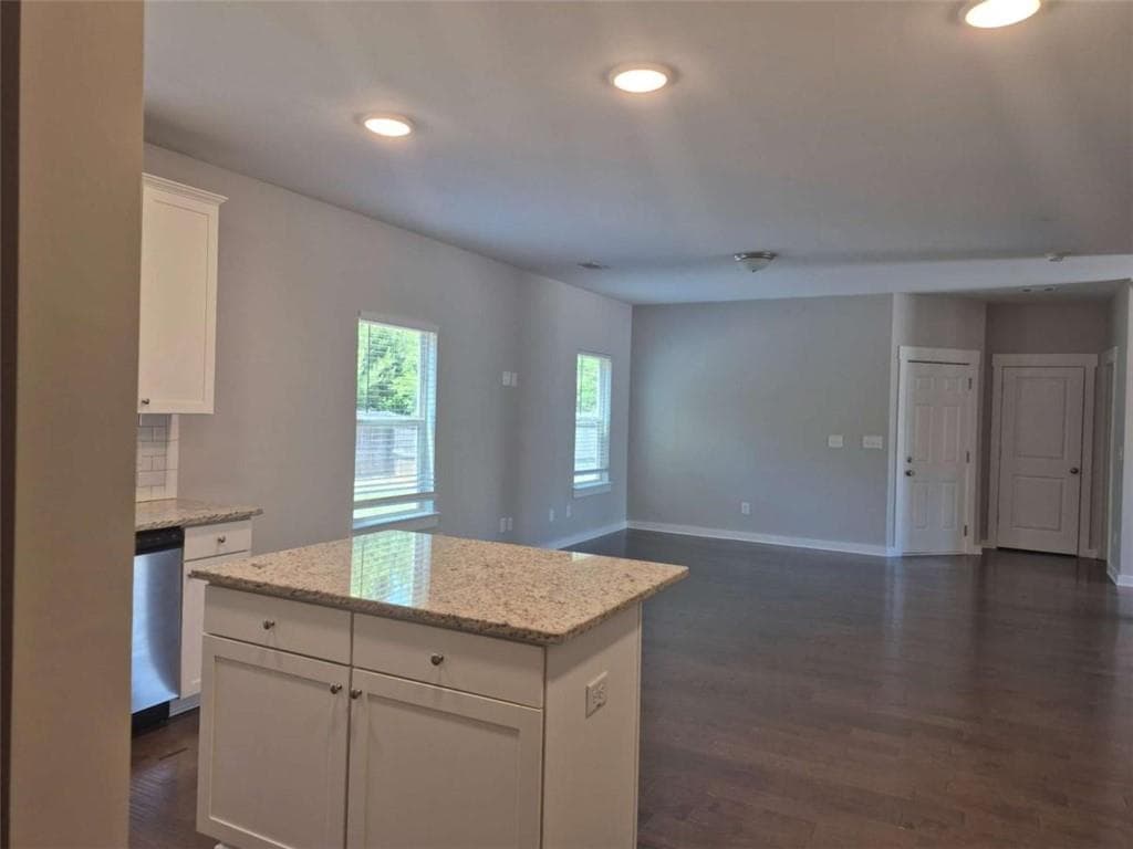 4 bedroom, 3 bathroom, 2,599 sq ft single family residence for sale at 3213 Camden Court, South Fulton, GA 30349 — photo 7