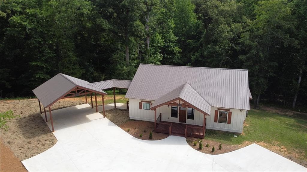 4 bedroom, 3 bathroom, 1,600 sq ft single family residence for sale at 1217 Youngs Farm Road, Cedartown, GA 30125