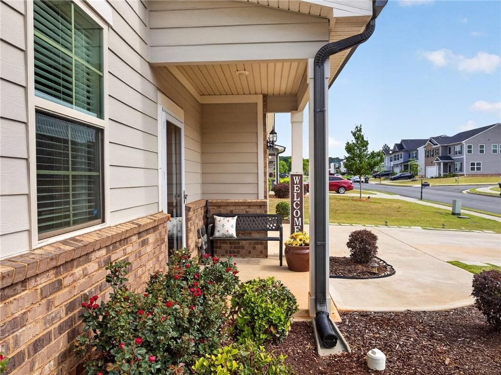 4 bedroom, 3 bathroom, 2,149 sq ft single family residence for sale at 180 Amberjack, Covington, GA 30016 — photo 5