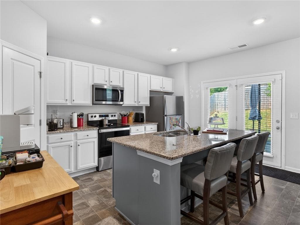 4 bedroom, 3 bathroom, 2,149 sq ft single family residence for sale at 180 Amberjack, Covington, GA 30016 — photo 10