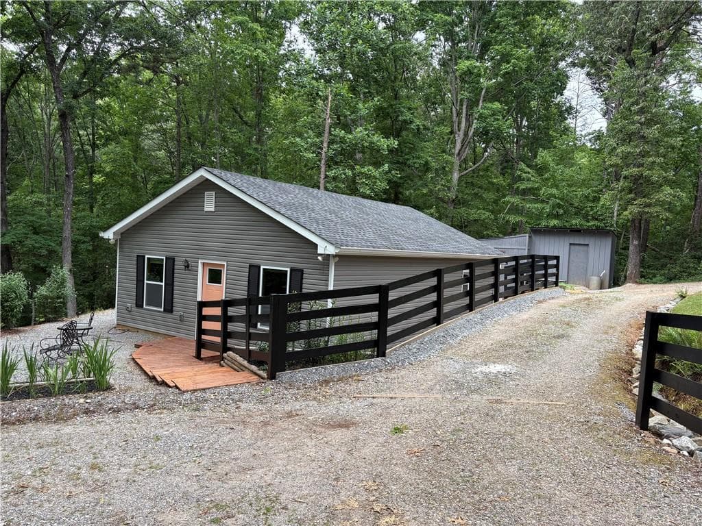 1 bedroom, 1 bathroom, 884 sq ft single family residence under contract at 312 Aurum Hill Drive, Cleveland, GA 30528