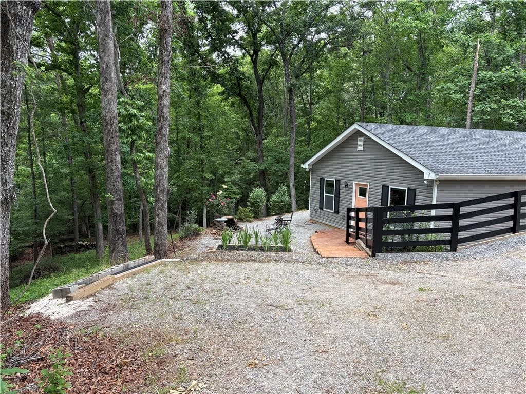 1 bedroom, 1 bathroom, 884 sq ft single family residence under contract at 312 Aurum Hill Drive, Cleveland, GA 30528 — photo 3