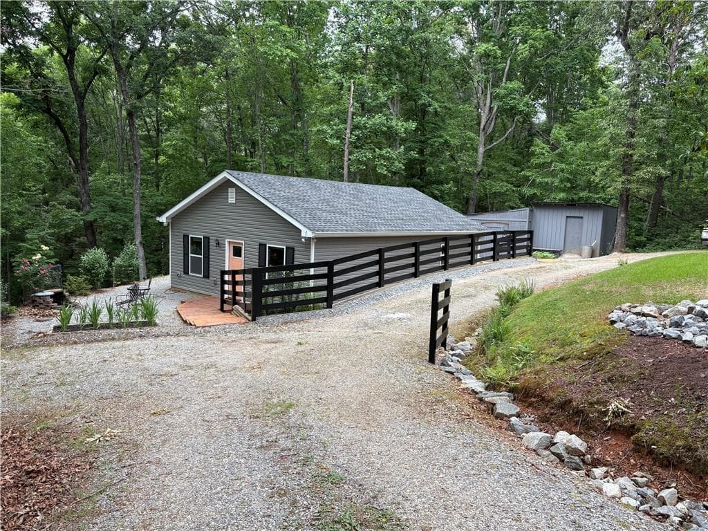 1 bedroom, 1 bathroom, 884 sq ft single family residence under contract at 312 Aurum Hill Drive, Cleveland, GA 30528 — photo 4