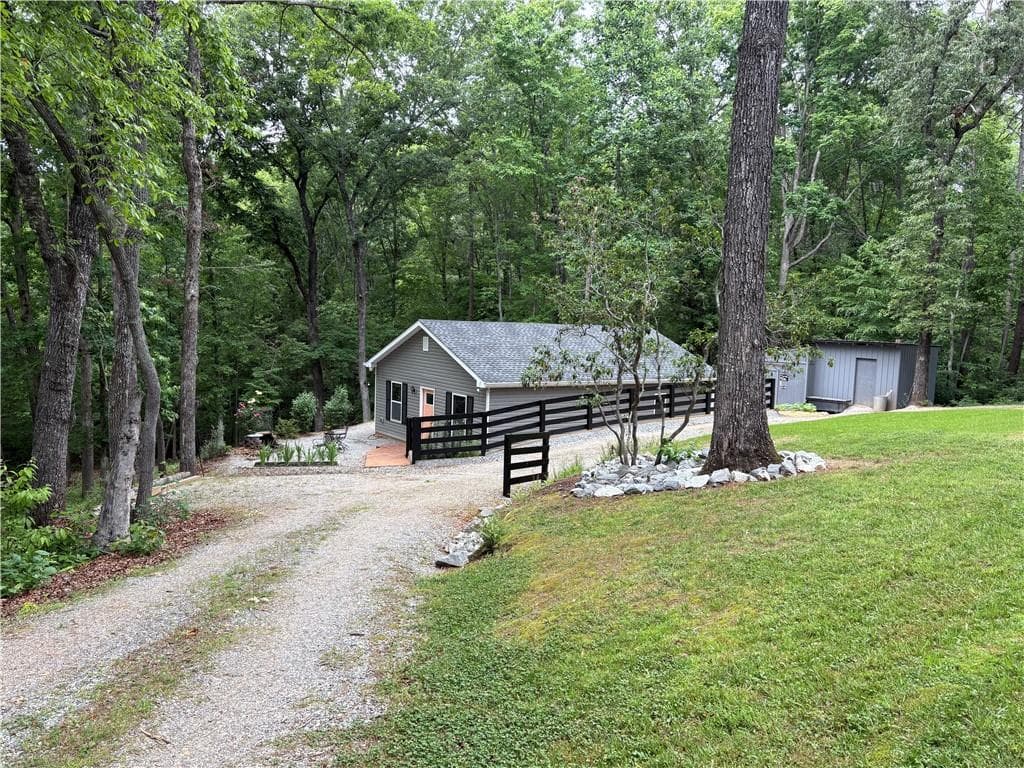 1 bedroom, 1 bathroom, 884 sq ft single family residence under contract at 312 Aurum Hill Drive, Cleveland, GA 30528 — photo 5