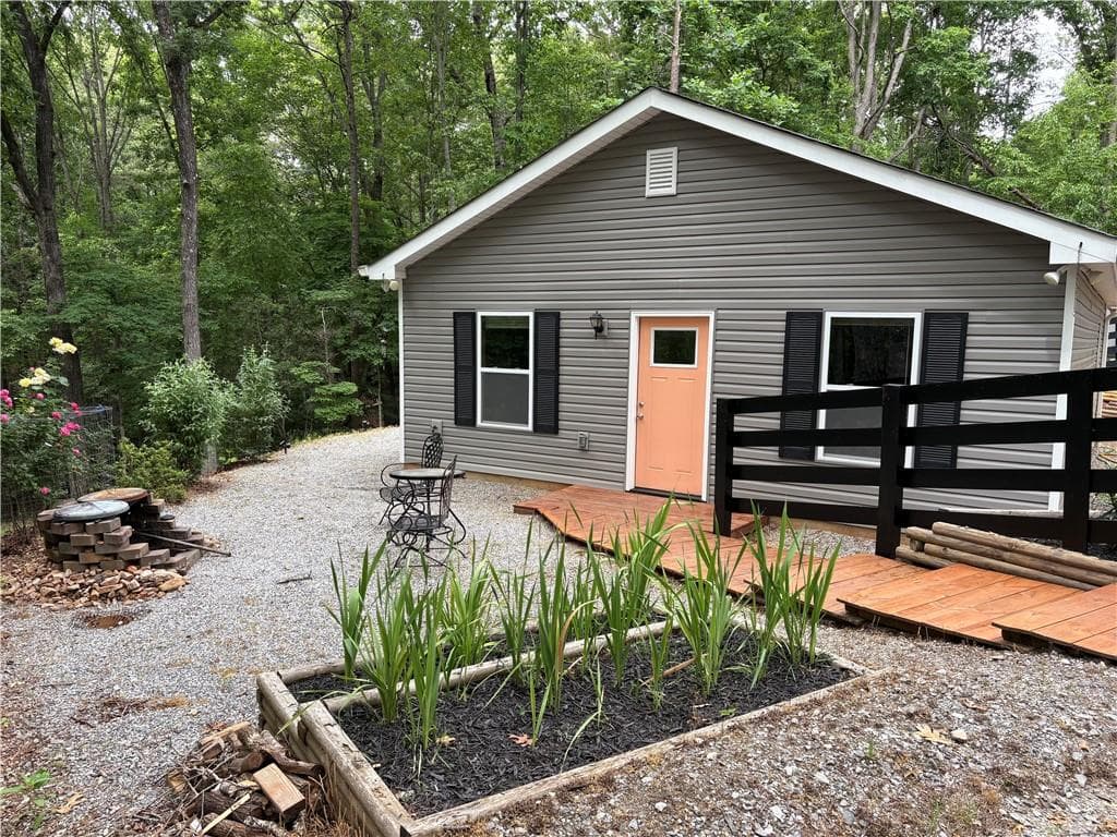 1 bedroom, 1 bathroom, 884 sq ft single family residence under contract at 312 Aurum Hill Drive, Cleveland, GA 30528 — photo 2
