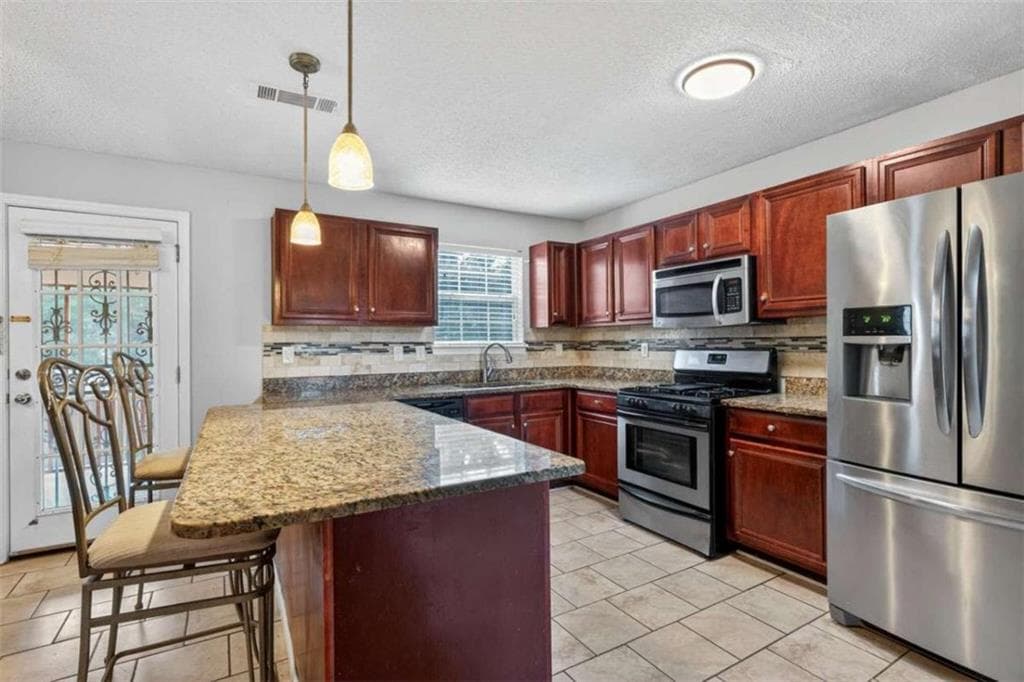 5 bedroom, 3 bathroom, 3,424 sq ft single family residence sold at 11961 Markham Way, Hampton, GA 30228