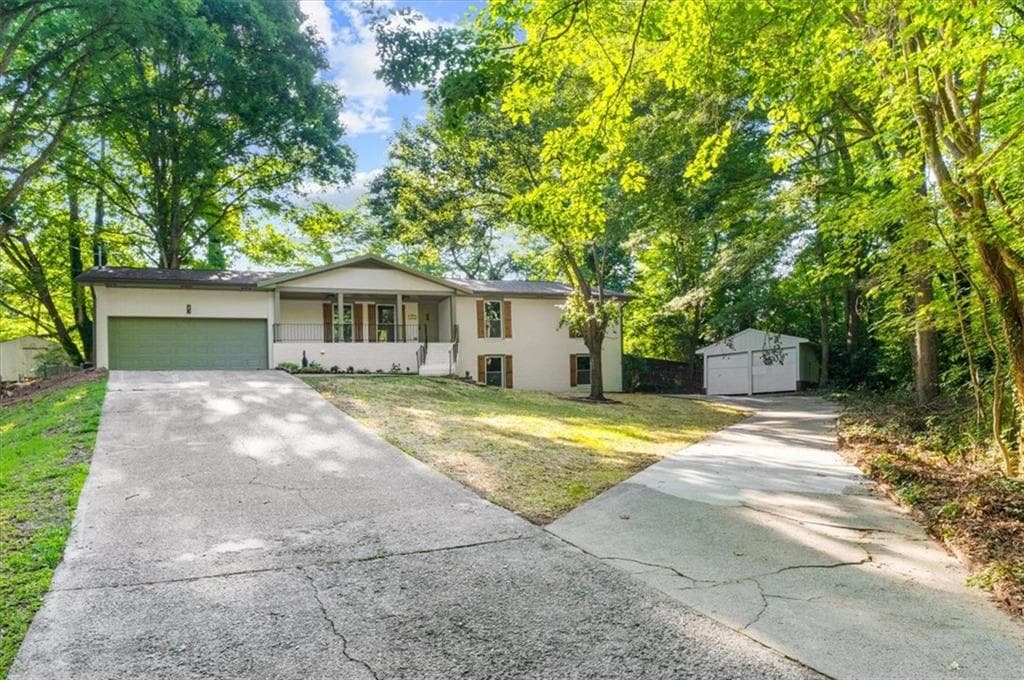 3 bedroom, 4 bathroom, 2,630 sq ft single family residence sold at 1661 Oak Ridge Circle, Stone Mountain, GA 30087