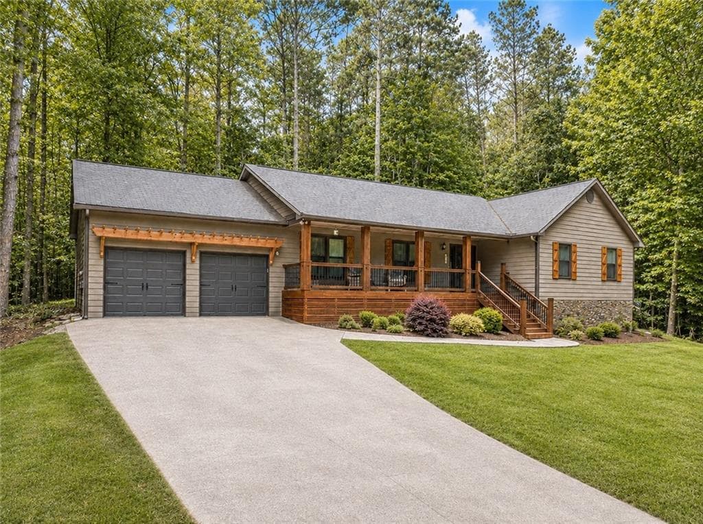 440 Spruce Court, Alpharetta, GA 30004 — most recent listing photo