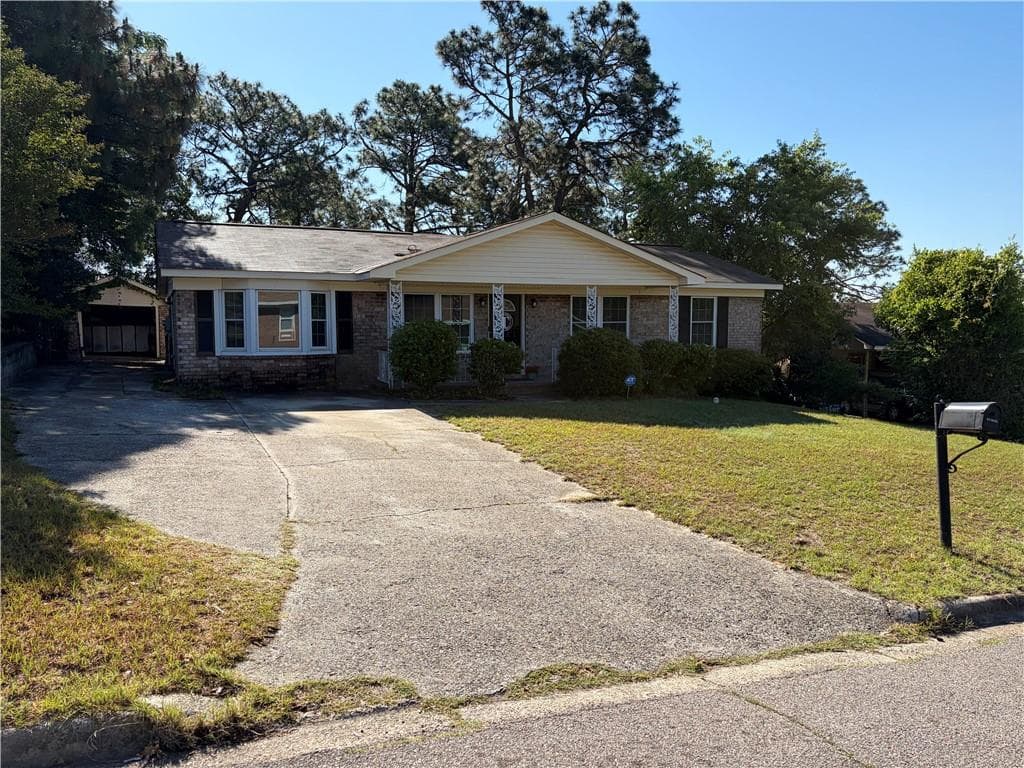 3 bedroom, 2 bathroom, 1,965 sq ft single family residence for sale at 3404 Kensington Drive, Augusta, GA 30906 — photo 3