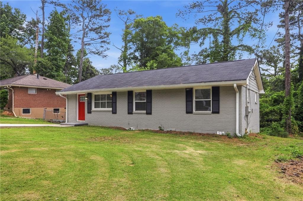 3 bedroom, 2 bathroom, 1,100 sq ft single family residence for sale at 3681 Daisy Drive, Decatur, GA 30032 — photo 3