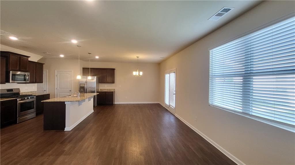 4 bedroom, 3 bathroom, 1,927 sq ft single family residence under contract at 203 Ivey Hollow Circle, Dawsonville, GA 30534 — photo 5