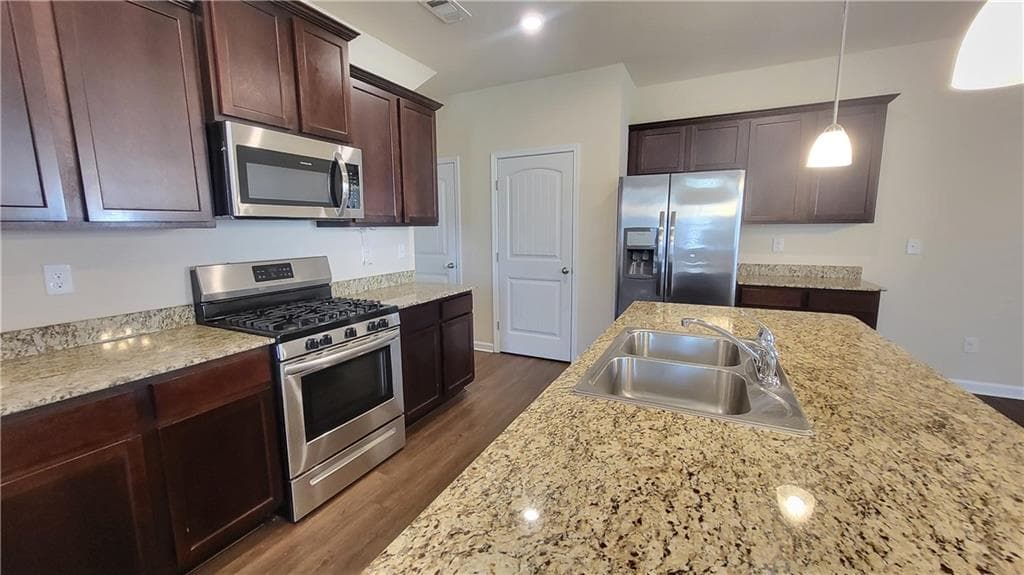 4 bedroom, 3 bathroom, 1,927 sq ft single family residence under contract at 203 Ivey Hollow Circle, Dawsonville, GA 30534 — photo 8