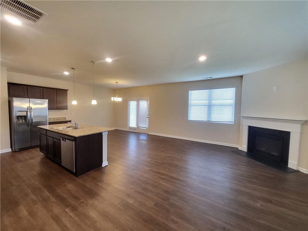 4 bedroom, 3 bathroom, 1,927 sq ft single family residence under contract at 203 Ivey Hollow Circle, Dawsonville, GA 30534 — photo 10